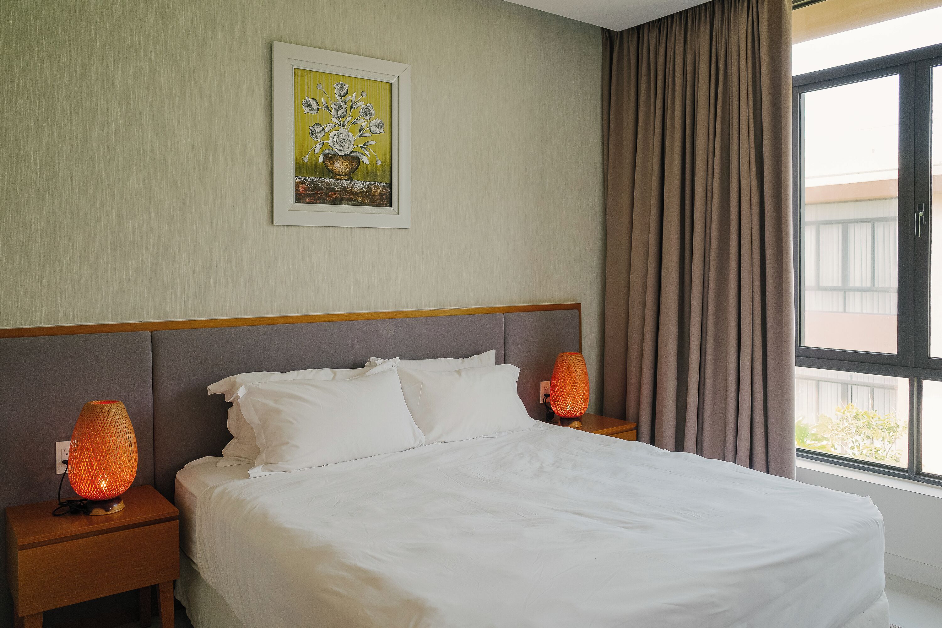 3 habitaciones, tabla de planchar con plancha, wifi y ropa de cama 