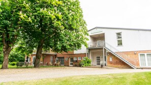 Exterior - Relax in the Seadrift Landliebste - your family-friendly retreat. (Tating)