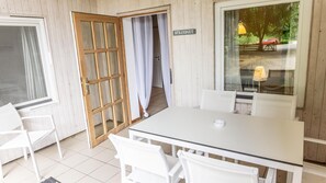Outdoor dining - Barrier-free vacation accommodation for families of up to 5 people near St. Peter-Ording (Tating)