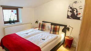 1 bedroom, free WiFi, bed sheets - Cozy apartment for 2 near St. Peter-Ording. (Tating)