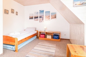 4 bedrooms, iron/ironing board, travel cot, free WiFi
