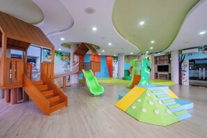 Game room - Morich Suites Penthouse (Jakarta)