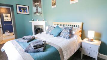 3 habitaciones, decoración personalizada y muebles diferentes