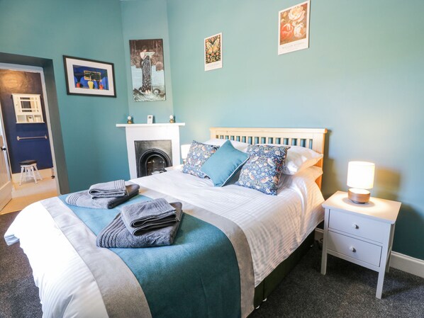 3 habitaciones, decoración personalizada y muebles diferentes