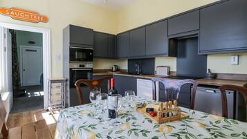 Lavavajillas y utensilios de cocina