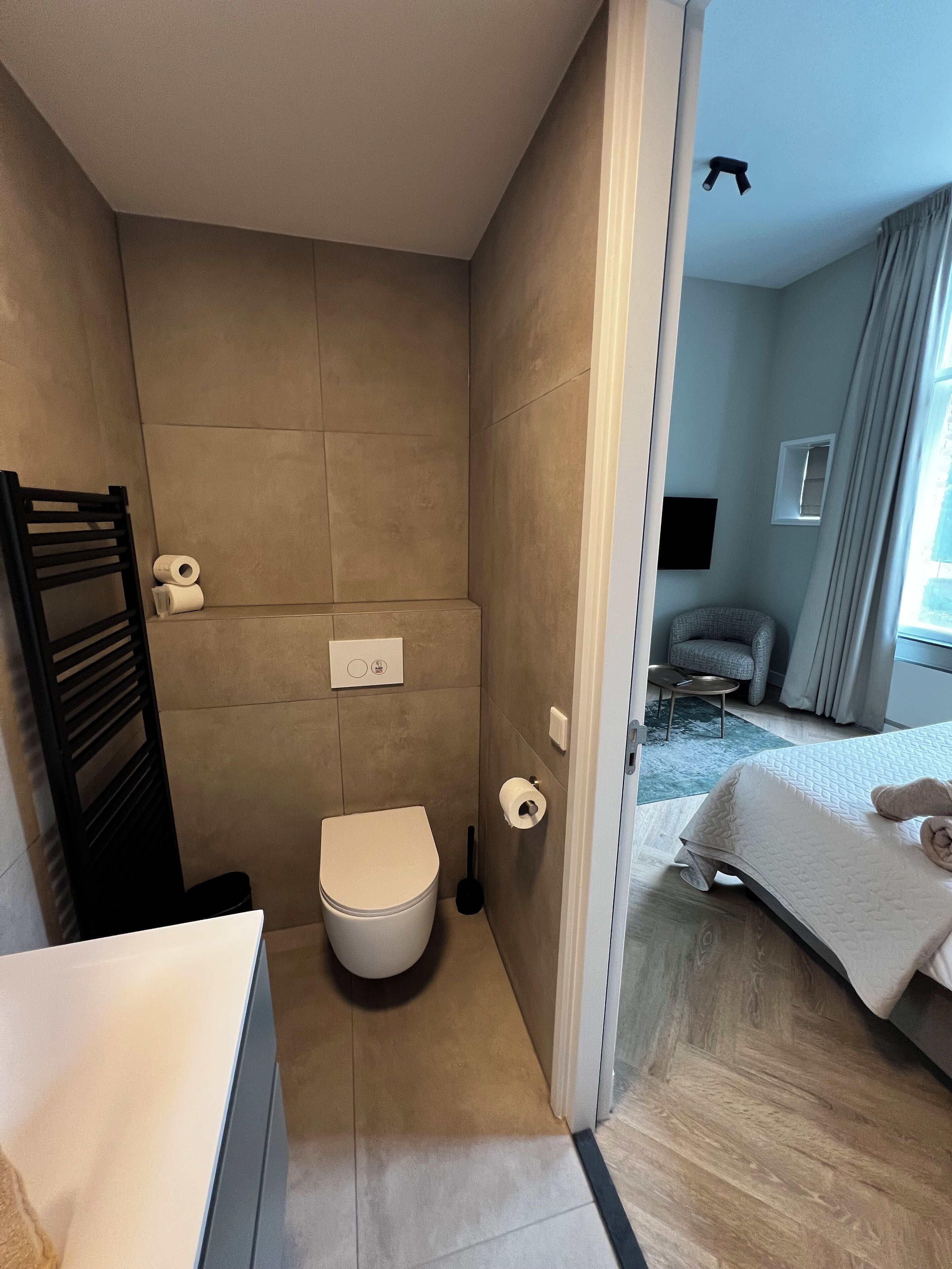 1 dormitorio, escritorio, wifi gratis y ropa de cama