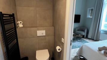 1 dormitorio, escritorio, wifi gratis y ropa de cama