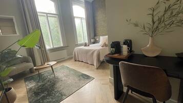 1 bedroom, desk, WiFi, bed sheets