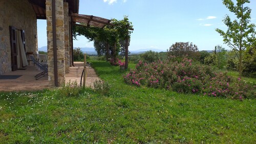 Farmhouse in the countryside with magnificent sea view, ideal for families with 4 paws