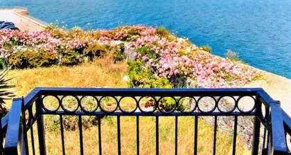 Domus Vittorio double room with balcony and sea view