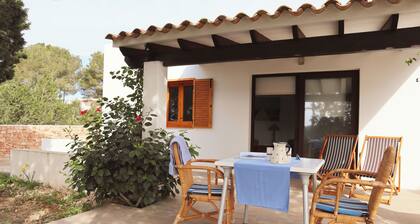 Maison avec terrasse et jardin pour familles. Plage Ă pied (300âŻm)