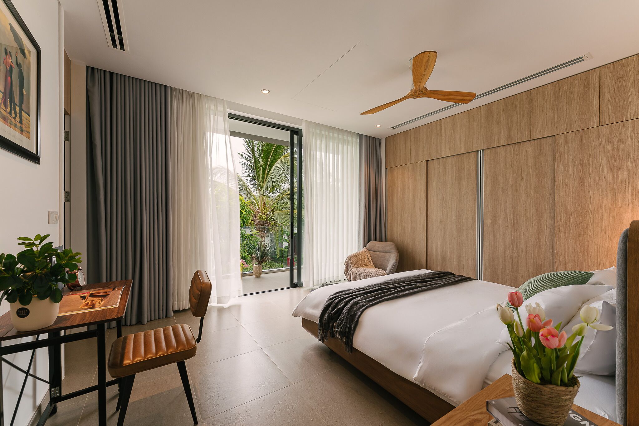 3 habitaciones, escritorio, tabla de planchar con plancha y wifi 