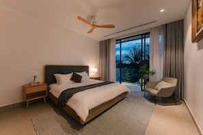 3 bedrooms, desk, iron/ironing board, WiFi