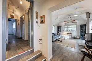 Smart TV, fireplace - Spectacular sea and marsh views (Salthouse)