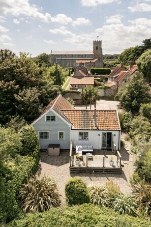 Exterior - Spectacular sea and marsh views (Salthouse)