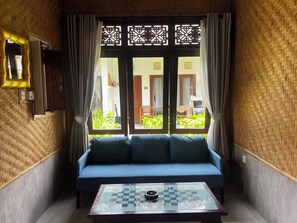 Family Villa | Living area | TV - Villa Tiga Naga Sanur (Denpasar)