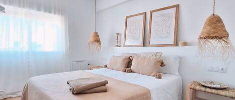 2 chambres, fer et planche à repasser, Wi-Fi gratuit, draps fournis