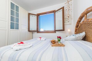 1 多间卧室、熨斗/熨衣板、床单