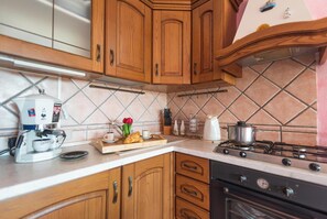 Fridge, oven, stovetop, coffee/tea maker - Belvedere With A Stunning View (Loiri Porto San Paolo)