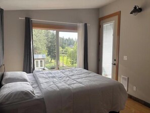 4 quartos, ferros/tábuas de passar roupa, Wi-Fi, roupa de cama