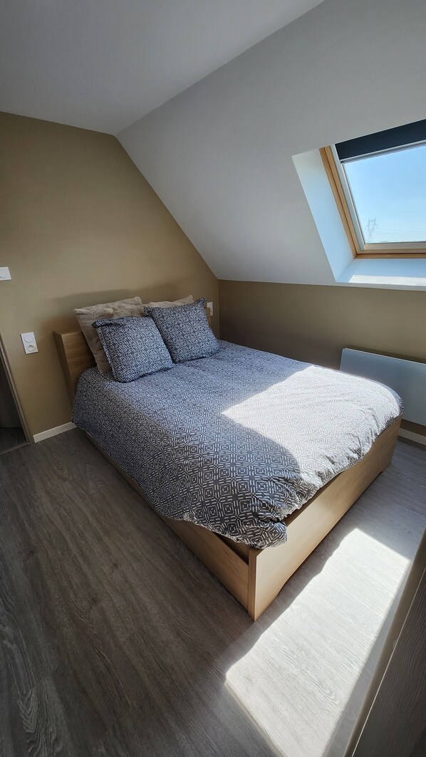 1 habitación, wifi y ropa de cama