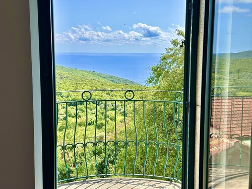 Villa HESTIA-Spacious 2-storey villa with 4 bedrooms, 2 bathrooms,a full kitchen