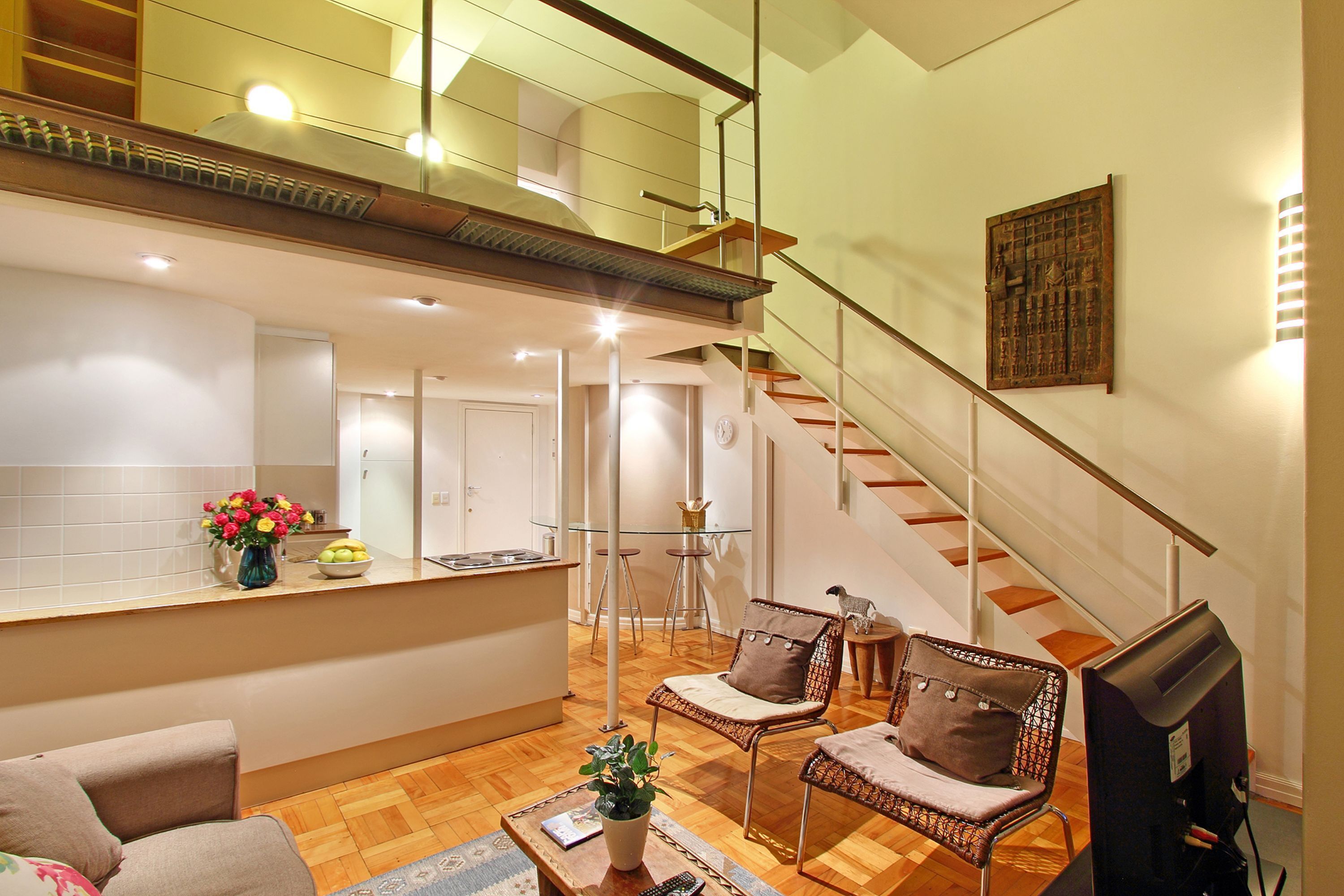 クラシック ロフト | セーフティボックス (室内)、デスク、ノートパソコン用作業スペース、アイロン / アイロン台