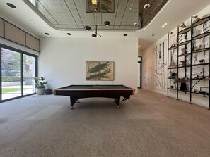 ฝ่ายต้อนรับ