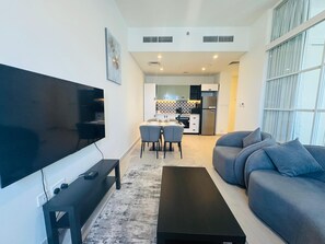 Apartment, Balcony, City View | Living area