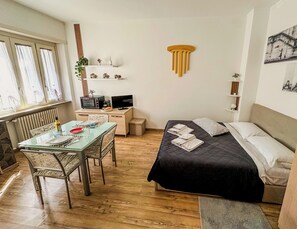 1 bedroom, iron/ironing board, free WiFi, bed sheets