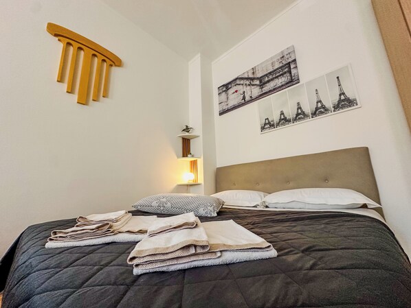 1 bedroom, iron/ironing board, free WiFi, bed sheets