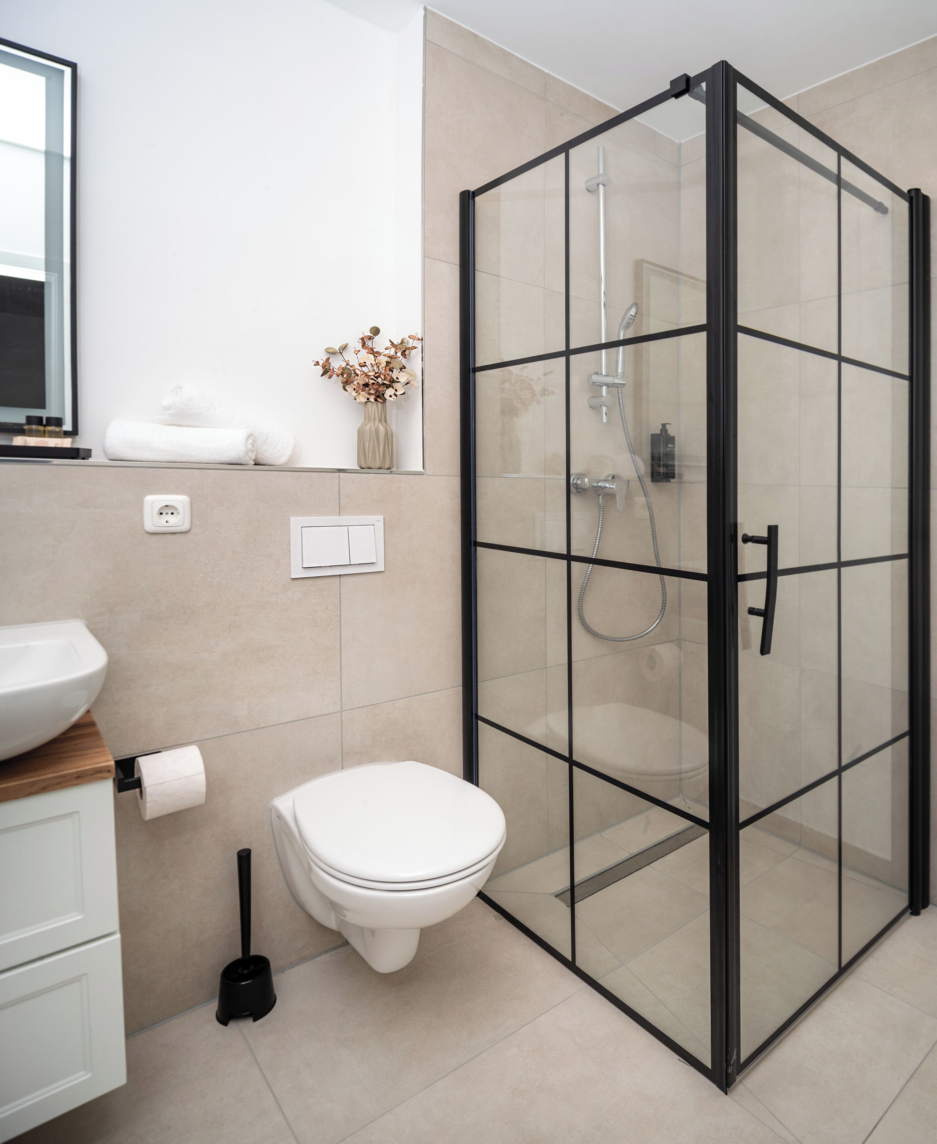 Habitación doble Confort | Baño | Regadera, secadora de cabello, toallas, jabón 