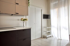 Comfort-Apartment, Stadtblick | Badezimmer | Dusche