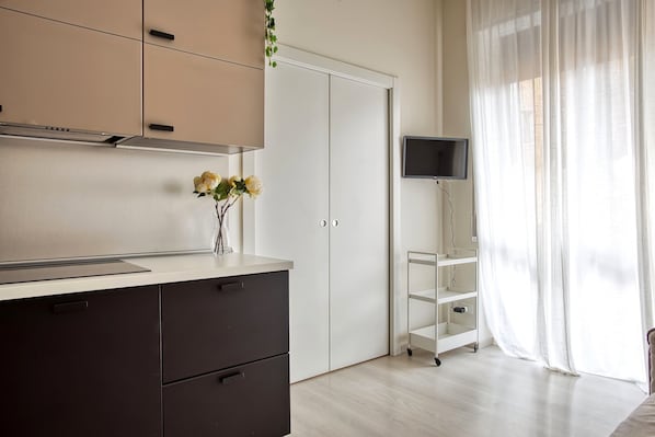 Comfort Apartment, City View | Bathroom | Shower