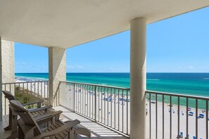 Property grounds - Oceanfront 3BR condo in Panama City Beach, perfect for 10 guests! (Panama City Beach)