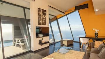 Villa | 3 bedrooms, desk, Internet