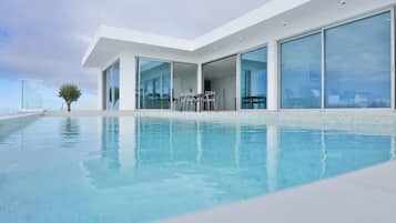 3 bedrooms, Internet