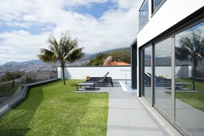 House | Internet