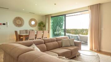 Villa | 5 bedrooms, Internet