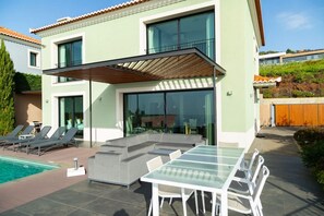 Villa | 4 habitaciones, escritorio y internet 