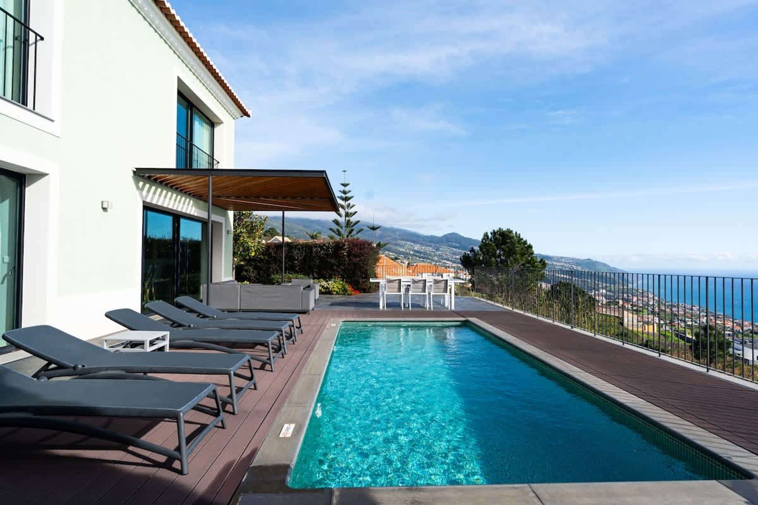 Villa | 4 Schlafzimmer, Schreibtisch, Internetzugang