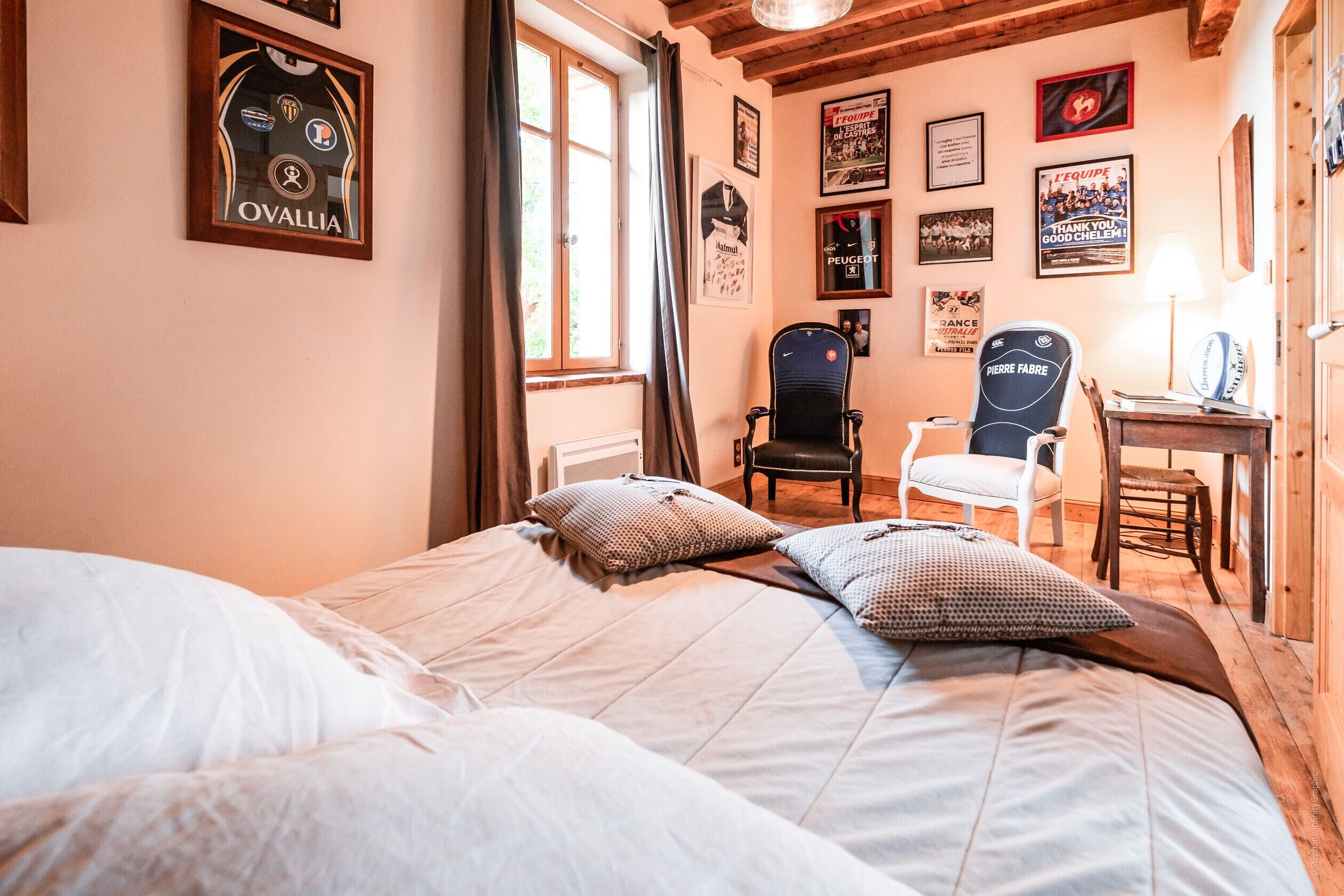 4 bedrooms, iron/ironing board, free WiFi, bed sheets