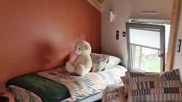 3 bedrooms, WiFi, bed sheets