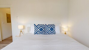 2 bedrooms, free WiFi, bed sheets - 2-Bedroom Ski-In/Ski-Out Suite on Sundance Drive (Sun Peaks)
