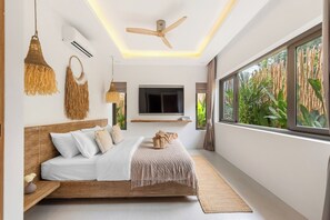 3 bedrooms, in-room safe, iron/ironing board, WiFi