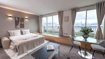 Studio Deluxe, vue ville | Lit parapluie, Wi-Fi gratuit, draps fournis