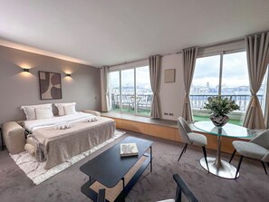 Deluxe Studio, City View | Travel cot, free WiFi, bed sheets - 1610 Champs-Élysées (Paris)