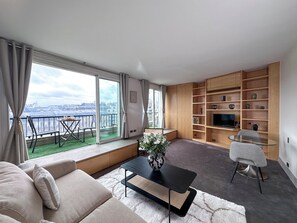 Living area - 1610 Champs-Élysées (Paris)