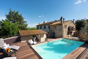 Piscine extérieure (ouverte en saison)