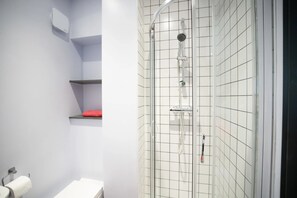 Classic Studio, Non Smoking | Bathroom